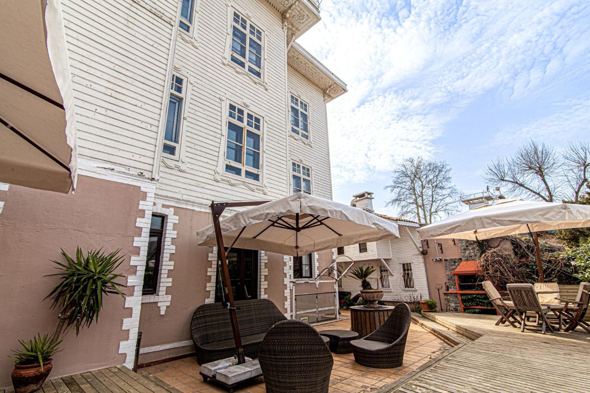 Gorgeous Studio In Historic Mansion In Beylerbeyi