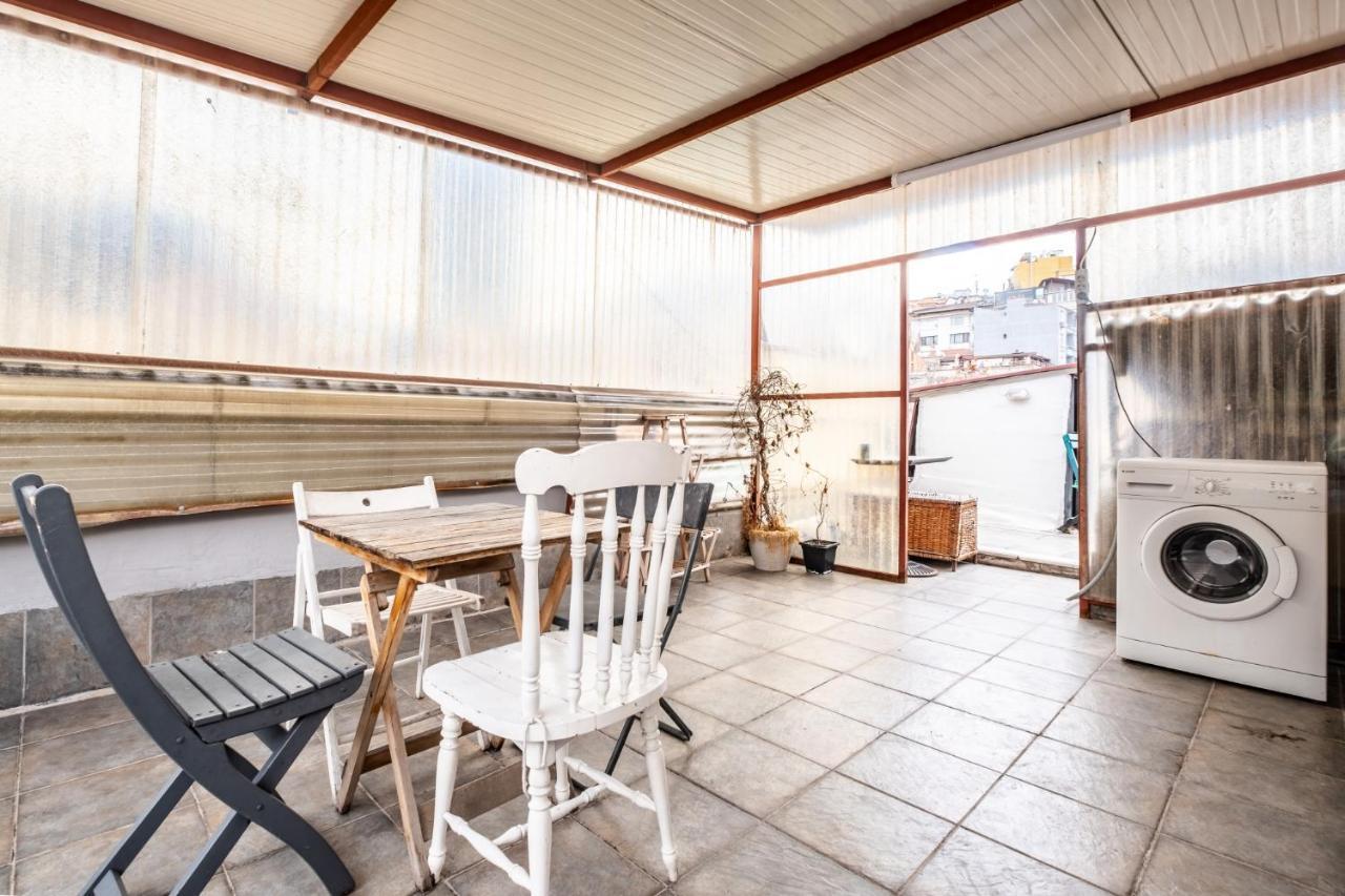 Sleek Flat With Excellent View In Cihangir Istanbul