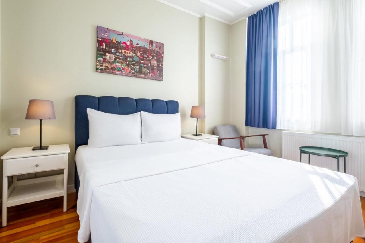 Charming Flat Near Taksim Square In Inonu Sisli *