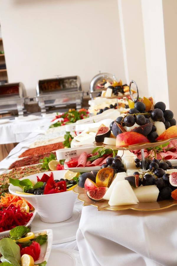 Hotel Almadina 3*