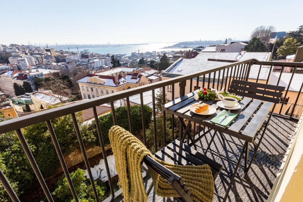 Apartment Enchanting Flat In Beyoglu With Bosphorus View