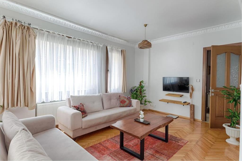 Gumussuyu By Azad Homes Apartment *