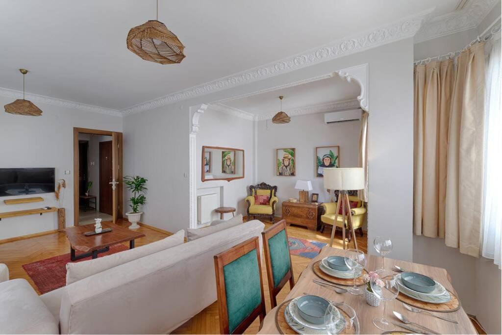 Apartment Gumussuyu By Azad Homes *