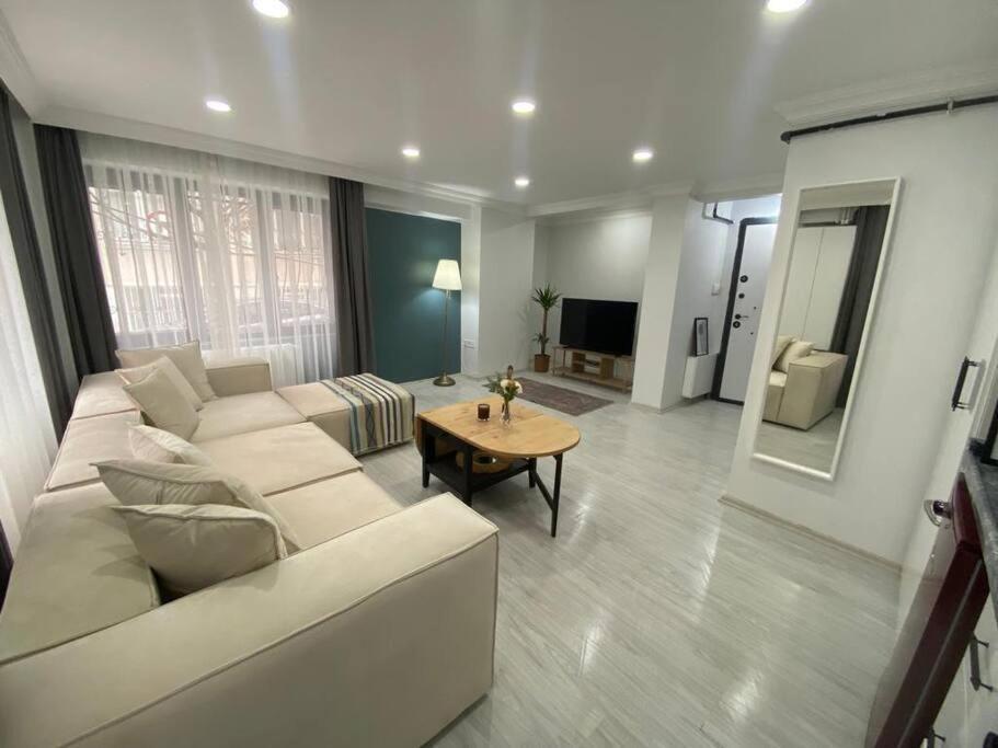 Renovated 2br Near Metro * Istanbul