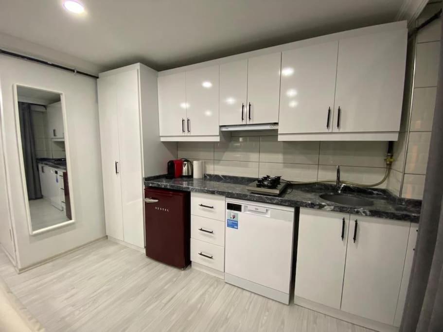 Renovated 2br Near Metro * Istanbul