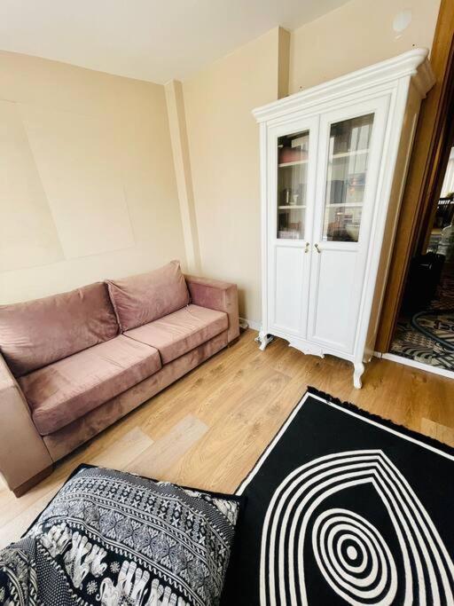 Apartment Terrace Flat In The Kadikoy Center