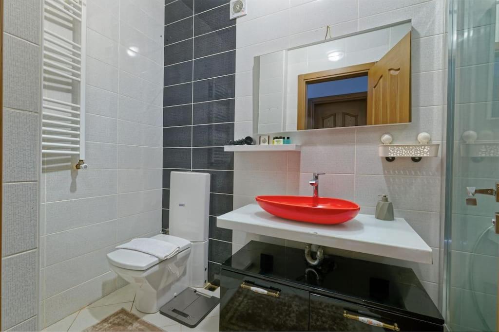 Apartment Gumussuyu By Azad Homes