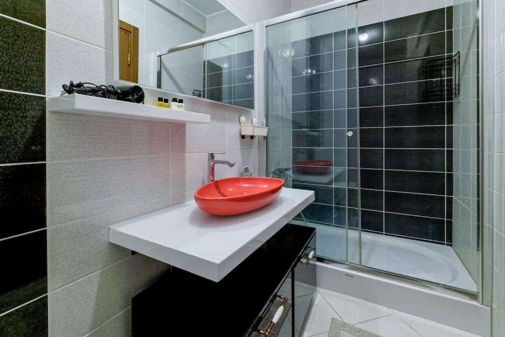 Gumussuyu By Azad Homes *