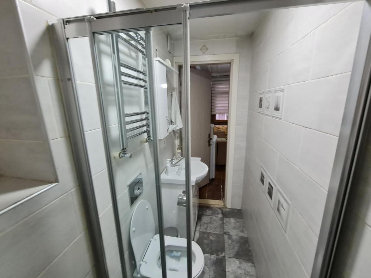 Peramira Apartment *