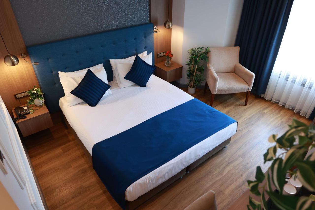 Hotel Nova Plaza Crystal & 4*