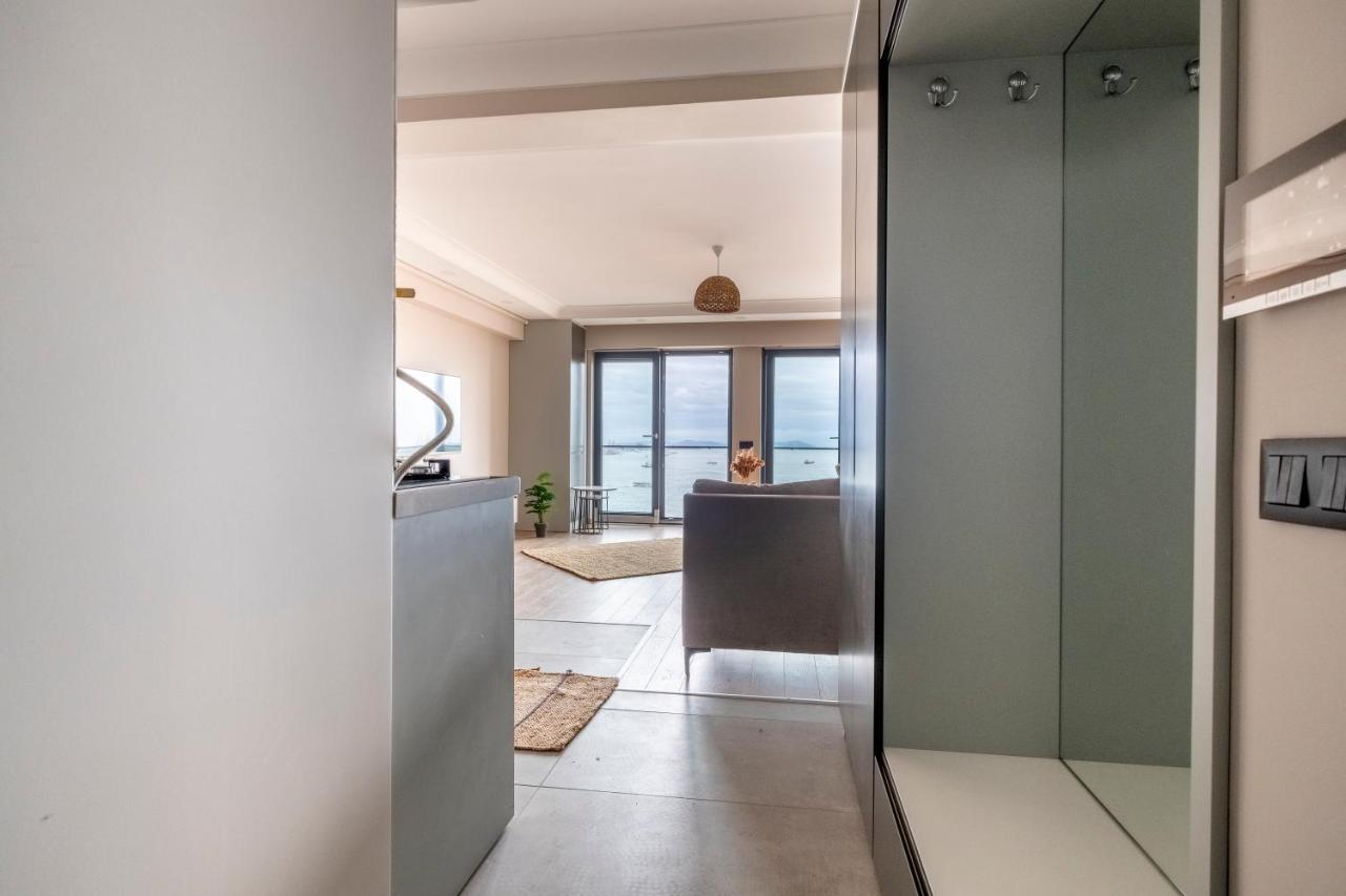 Apartment New And Modern Flat With Sea View