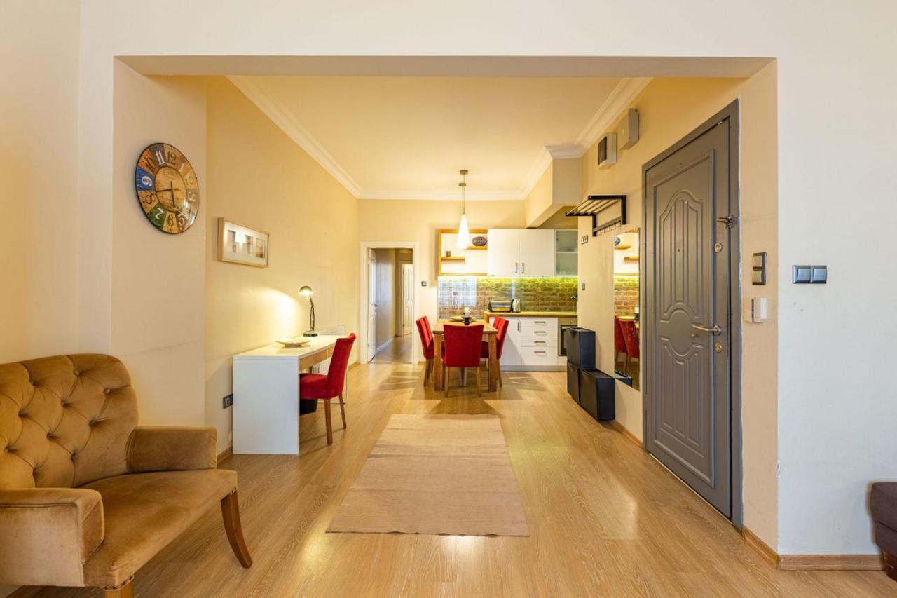 Flat 10-min Walk To Taksim Square In Sisli Istanbul