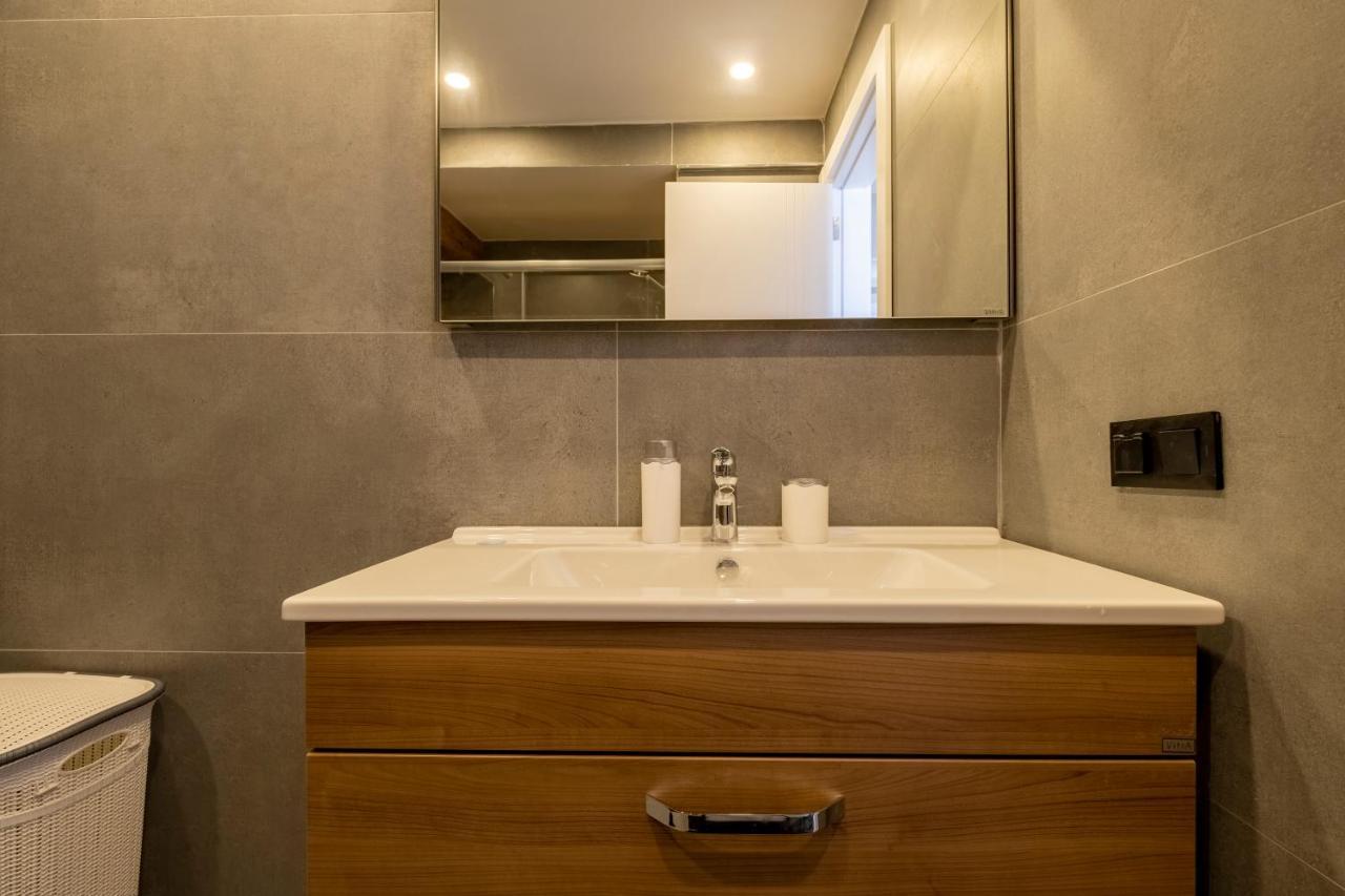 New And Modern Flat With Sea View Apartment
