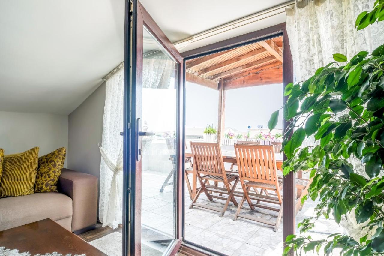 Chic Modern Flat With Terrace In Florya Apartment *