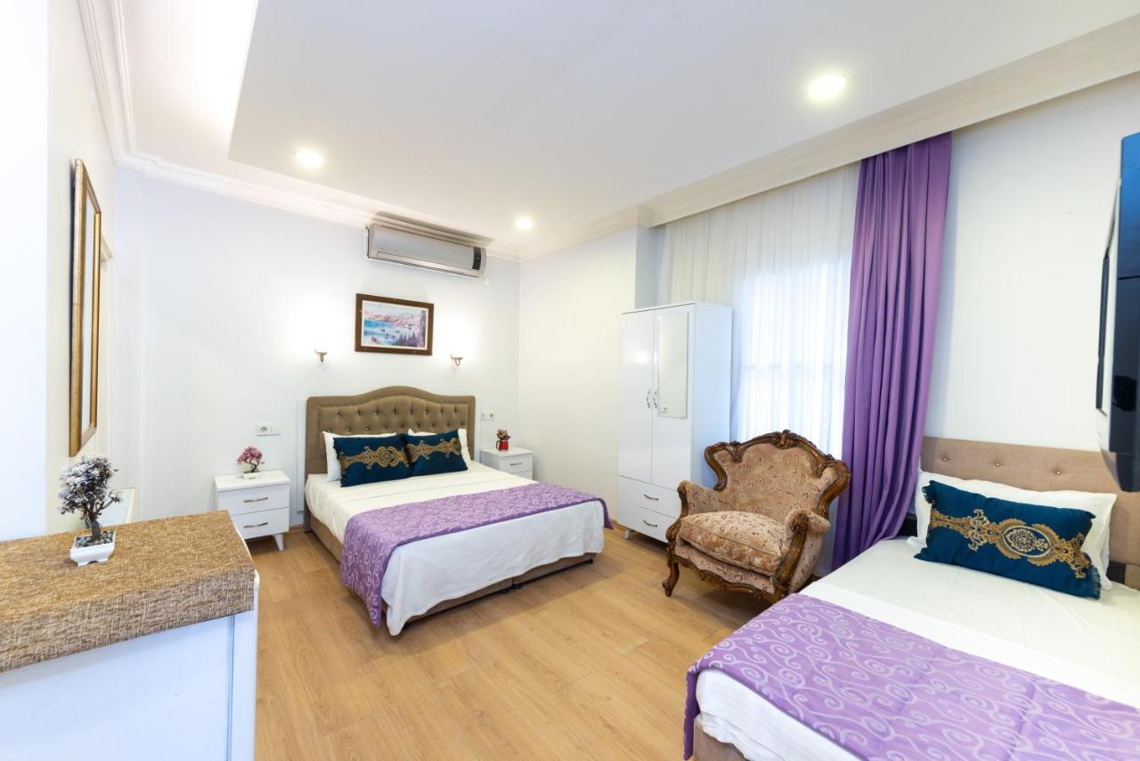 Hotel House *