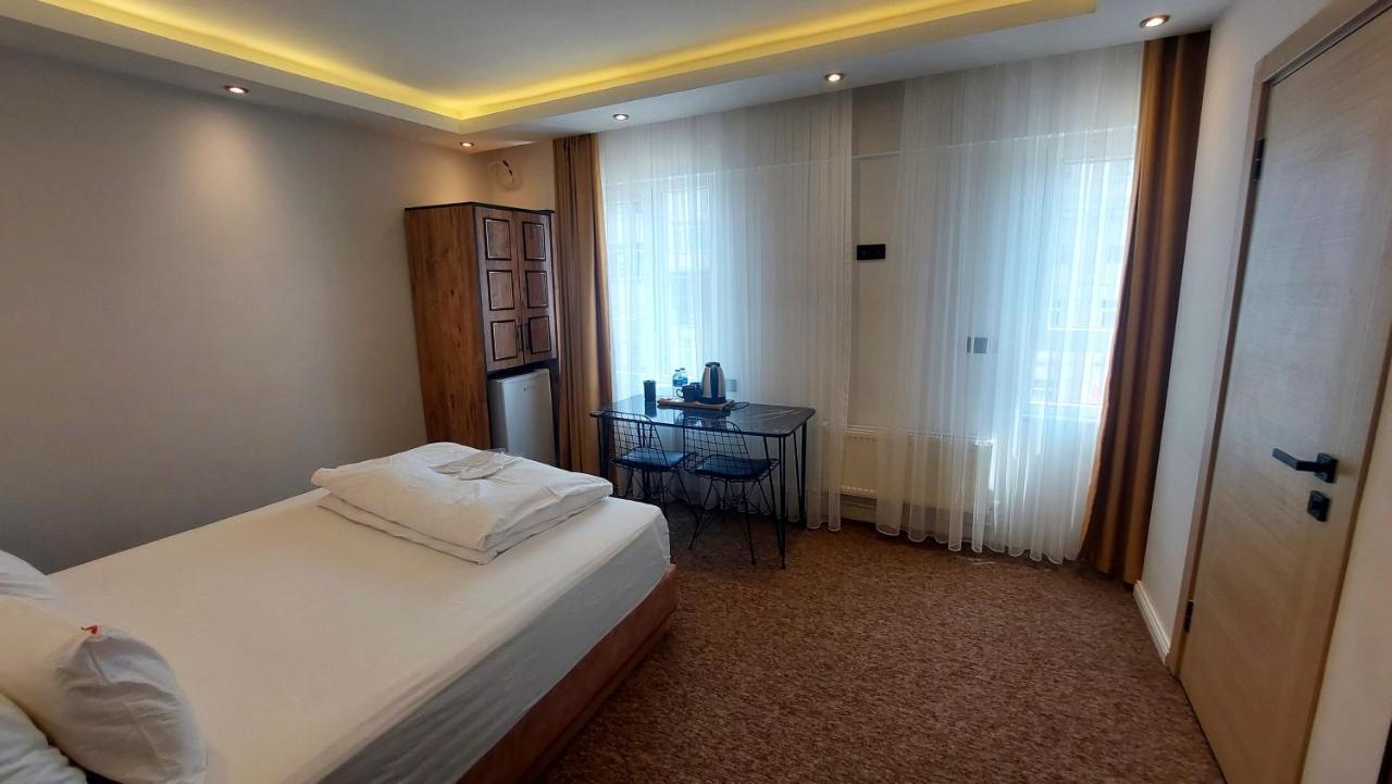 Apartment No 4 *