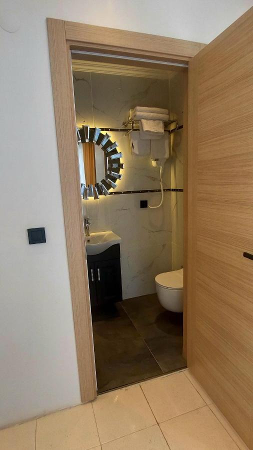 Apartment No 4 *