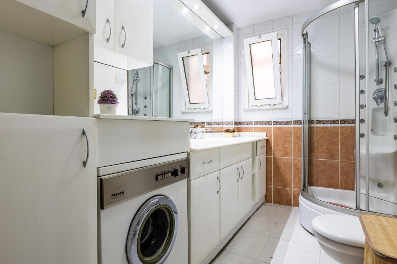 Apartamento Chic Spacious Flat W Balcony 5 Min To Moda Coast Istambul