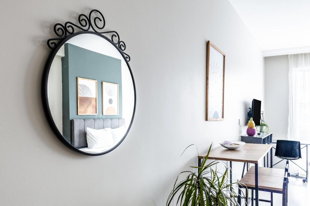 Cozy And Modern Studio With View In Atasehir *