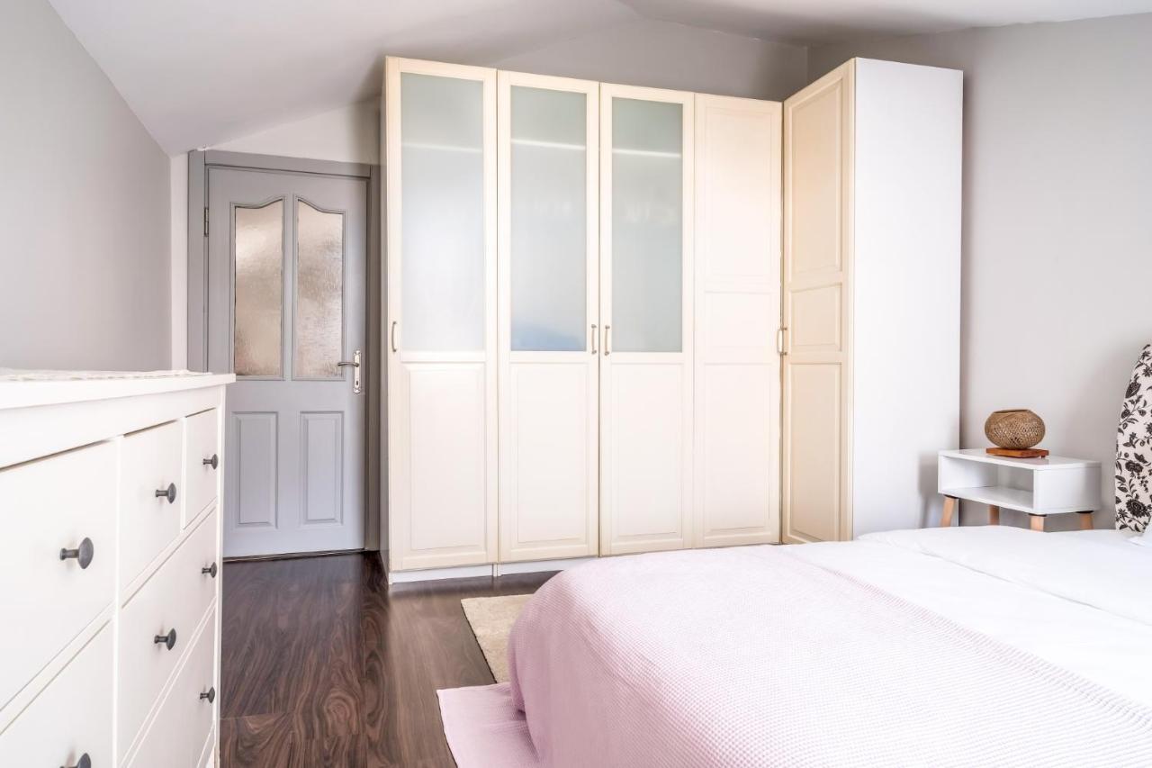 Chic Modern Flat With Terrace In Florya *