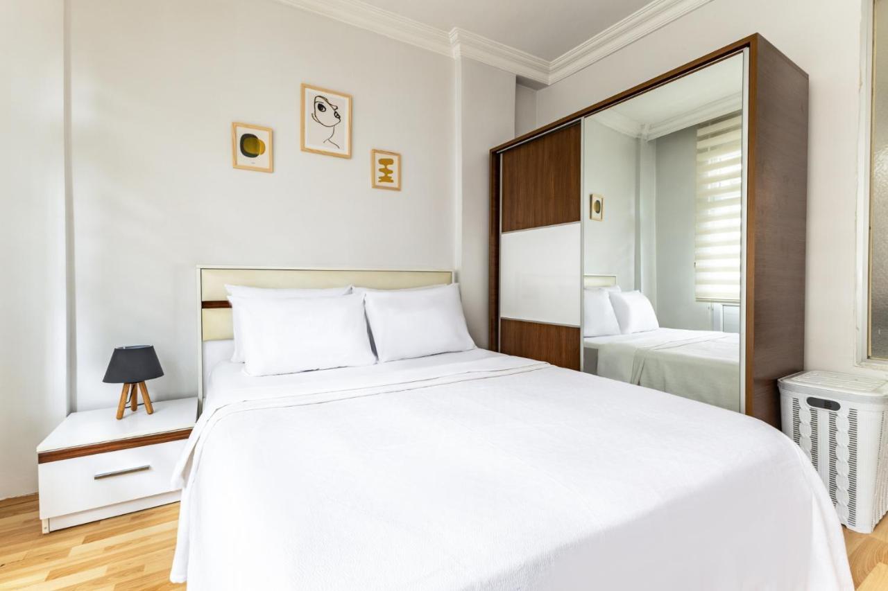 Chic Flat W Balcony 5 Min To Dolmabahce Palace Apartment