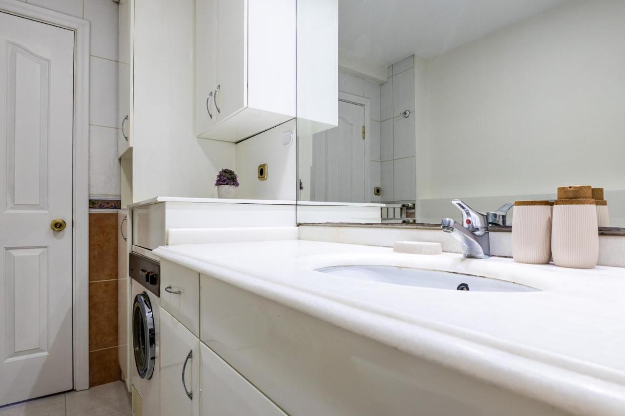 Chic Spacious Flat W Balcony 5 Min To Moda Coast