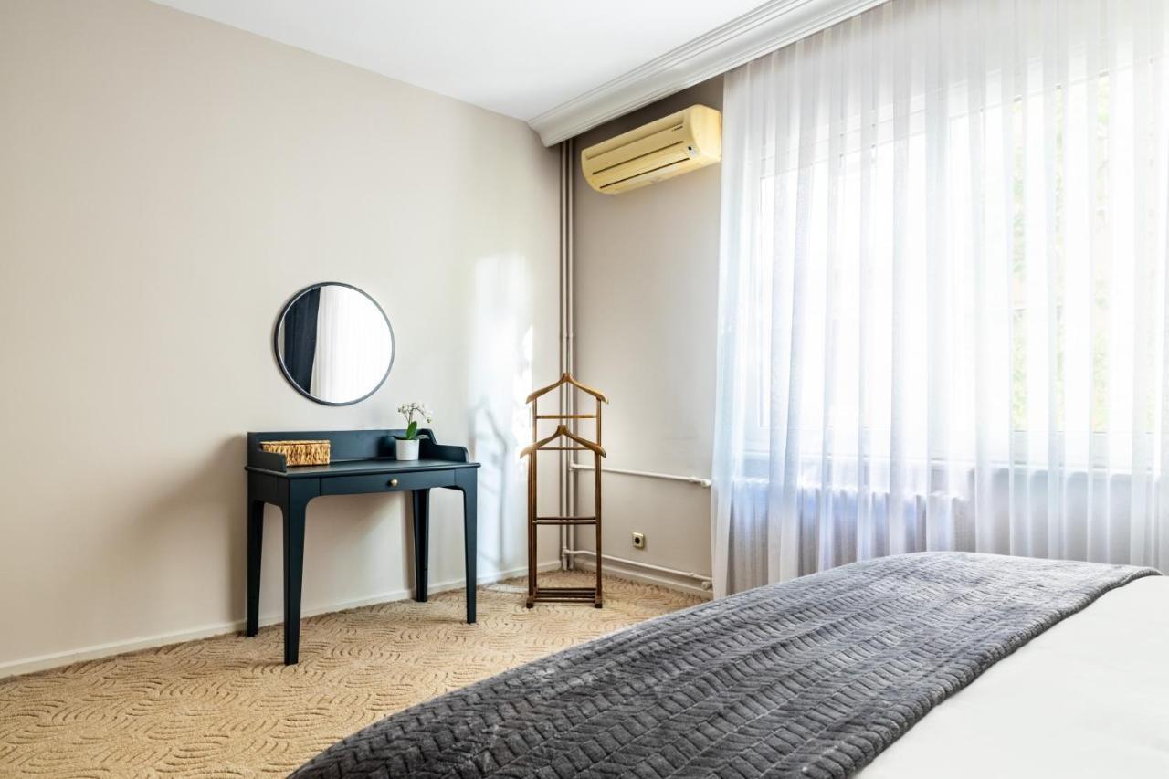 Chic Spacious Flat W Balcony 5 Min To Moda Coast Apartamento Istambul