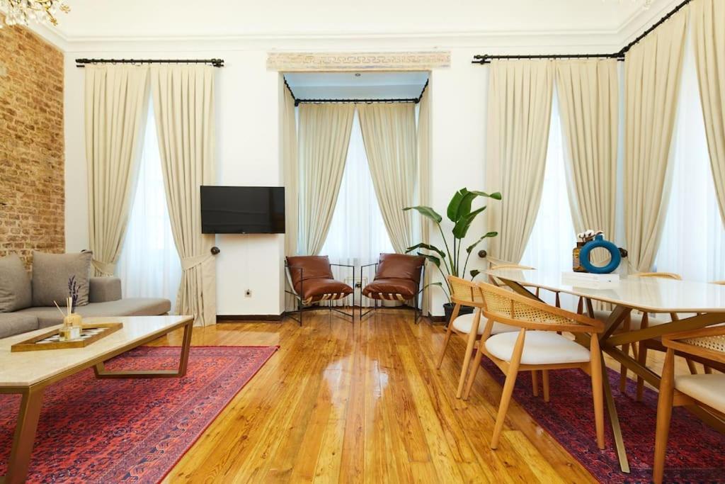 Private Building 8br @ Taksim Apartamento