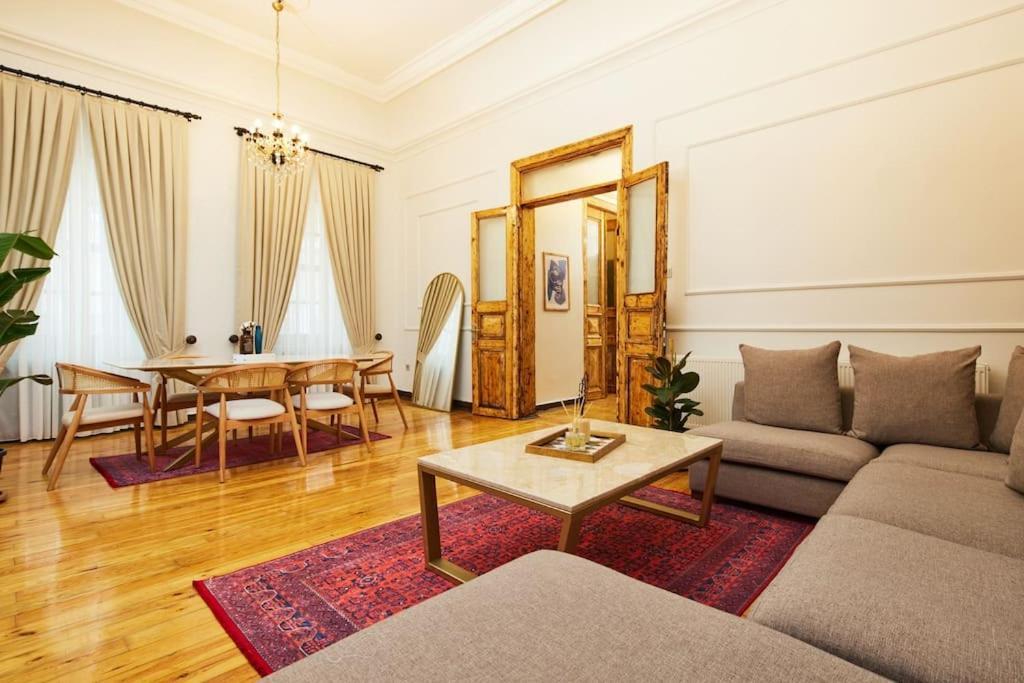Apartamento Private Building 8br @ Taksim *