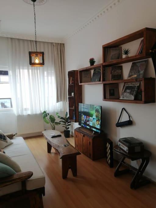 Bright, Peaceful House In Balat