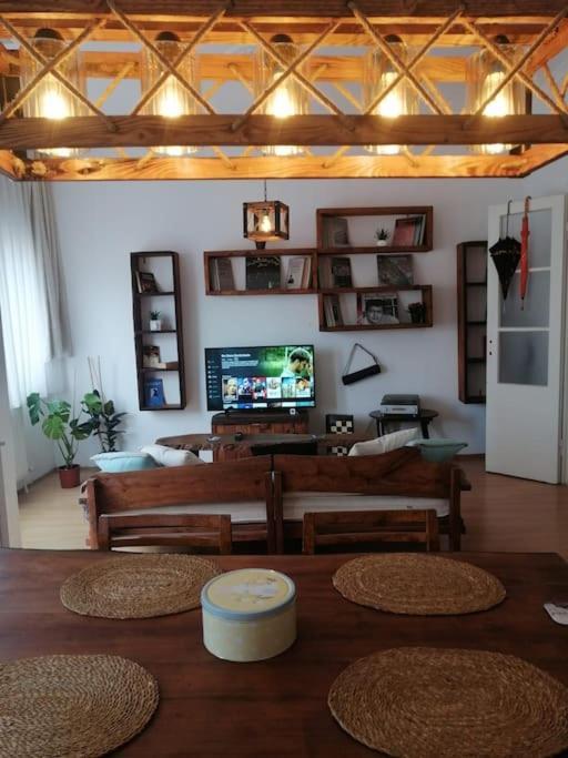 Bright, Peaceful House In Balat Apartment *