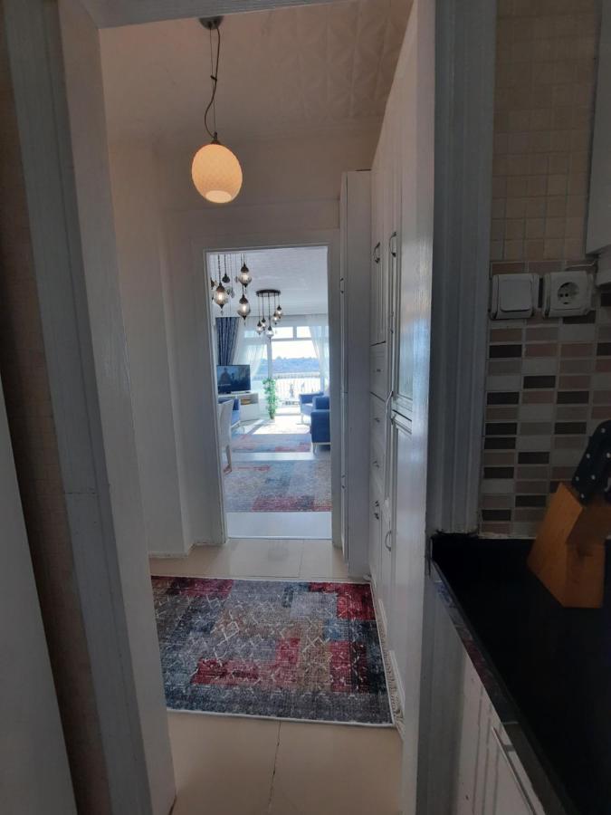Taksimde Deniz Ve Marti Esliginde Uyanmak Istanbul
