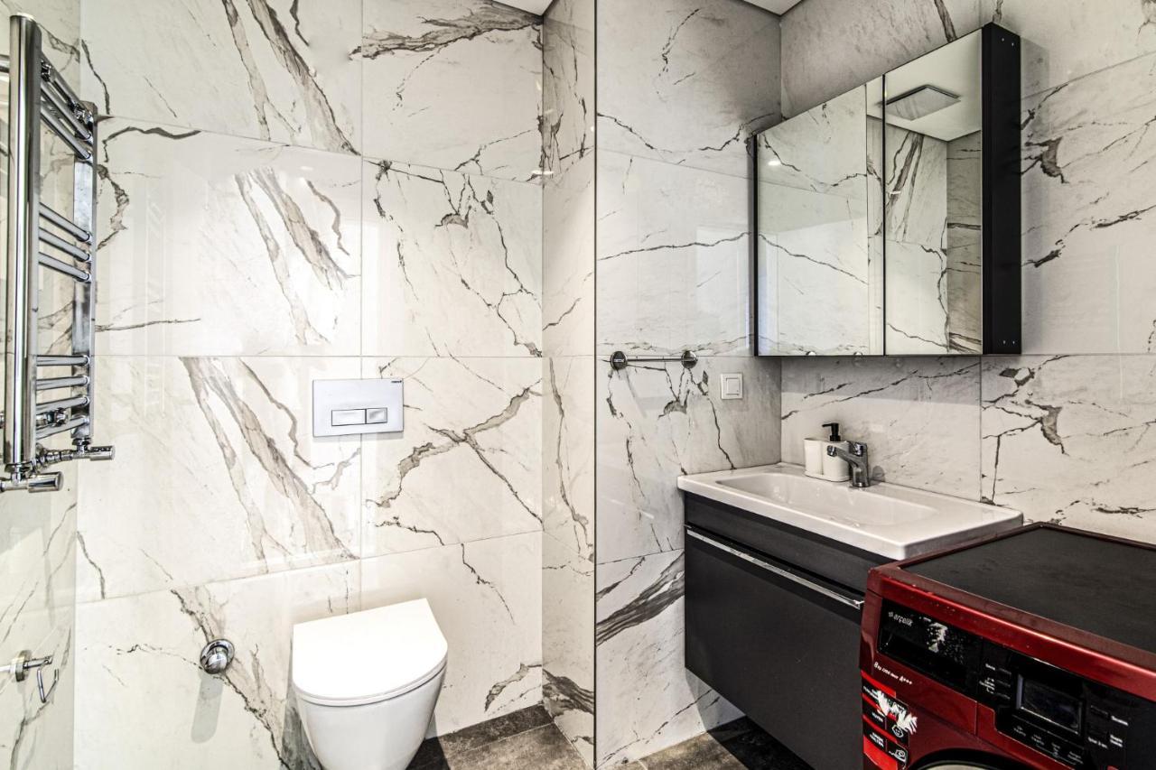 Modern Flat In Istanbul, 10 Min To Airport Metro Apartamento *