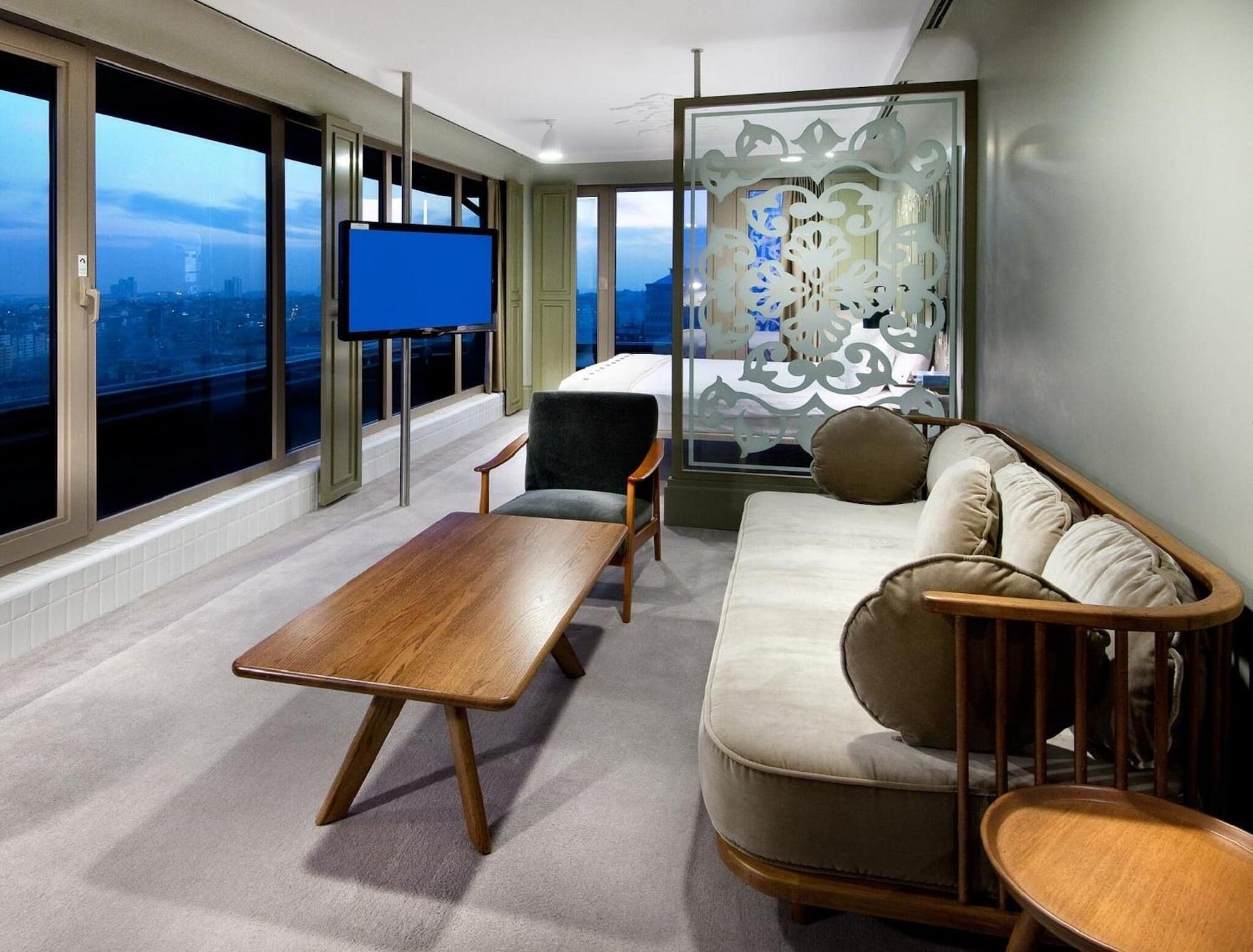 Hotel The Cettia 4*