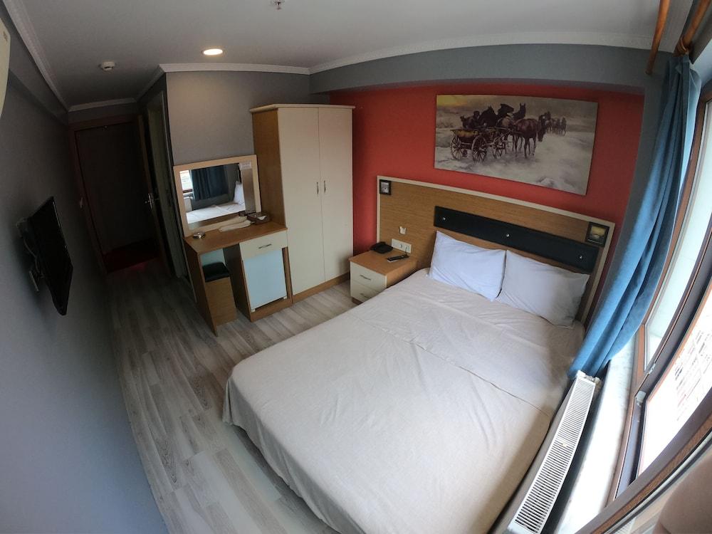 Otel Naila 2*