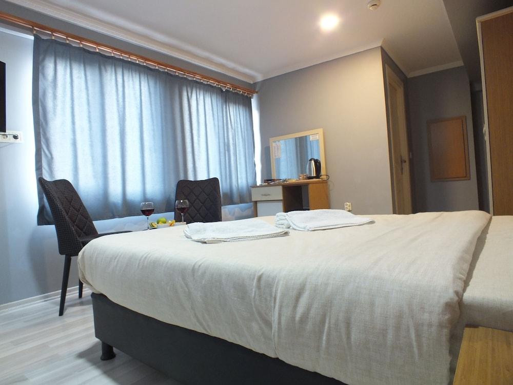 Otel Naila 2*
