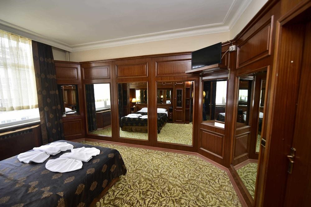 Topkapi Hotel
