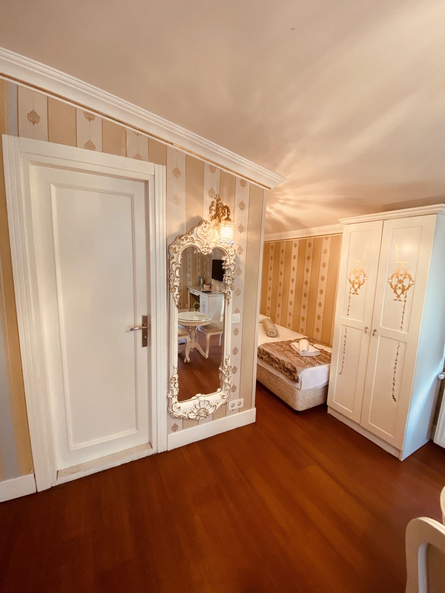 Alyon Taksim Hotel 3*