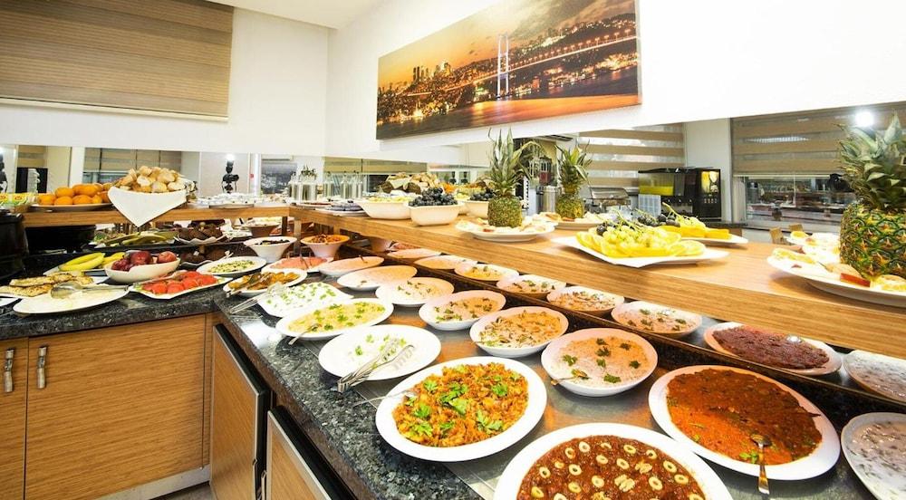 Otel Aspalace The Old 3*