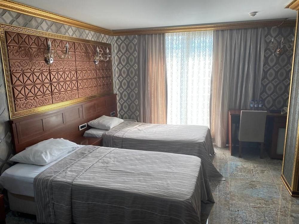Grand Merin Airport 3*