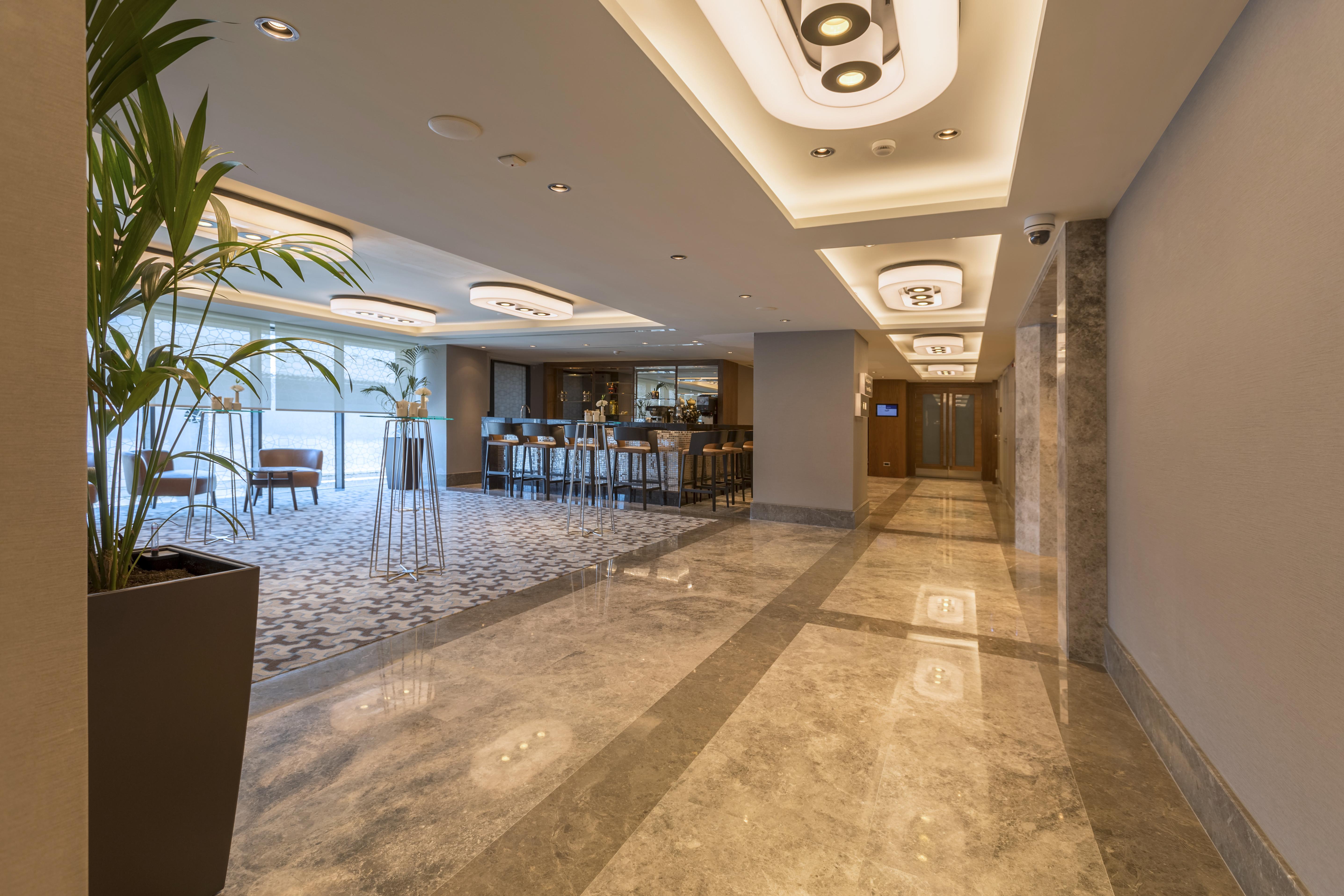 Hotel Golden Tulip Bayrampasa 5*