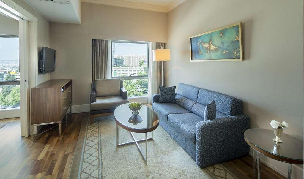 Titanic Business Kartal Hotel 5*