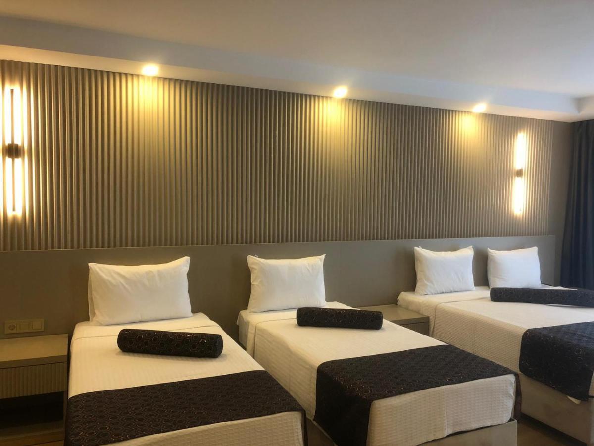 Hotel Grand Iska Palace *