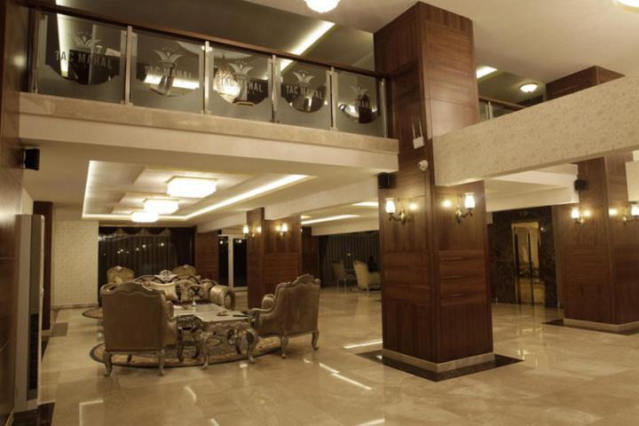 Tac Mahal Hotel *