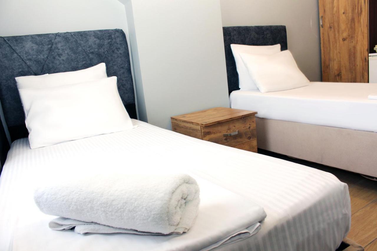 Hotel Biglife *