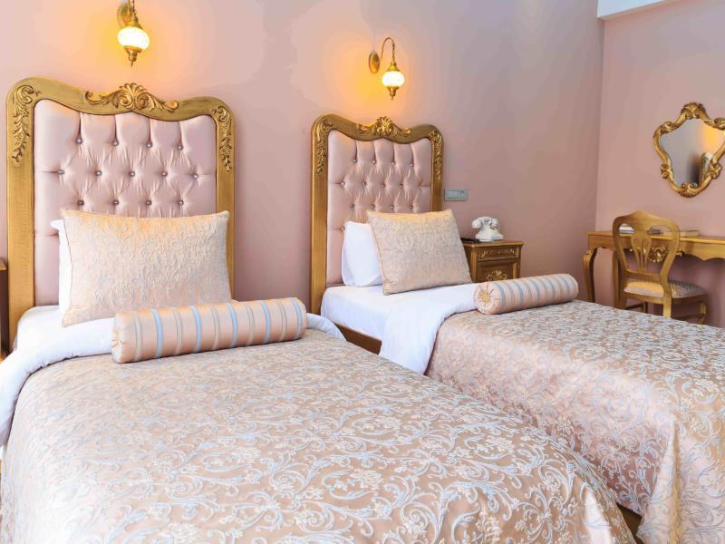 Elegance Hotel