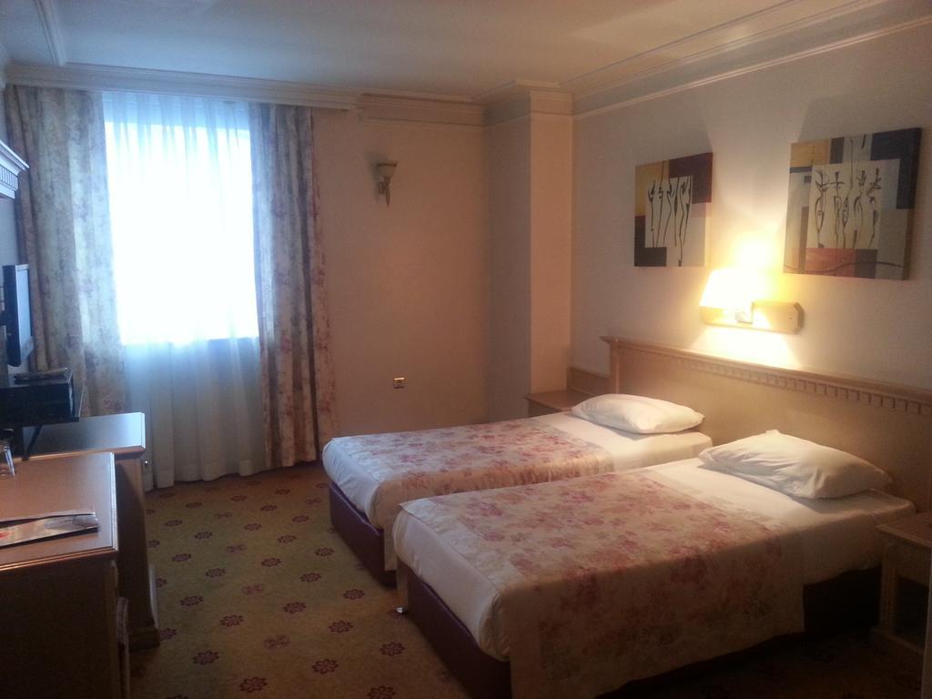 Hotel Grand Medya 4*