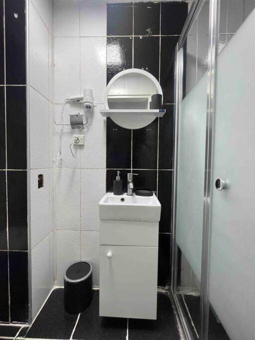 Amuer 7 * Istanbul