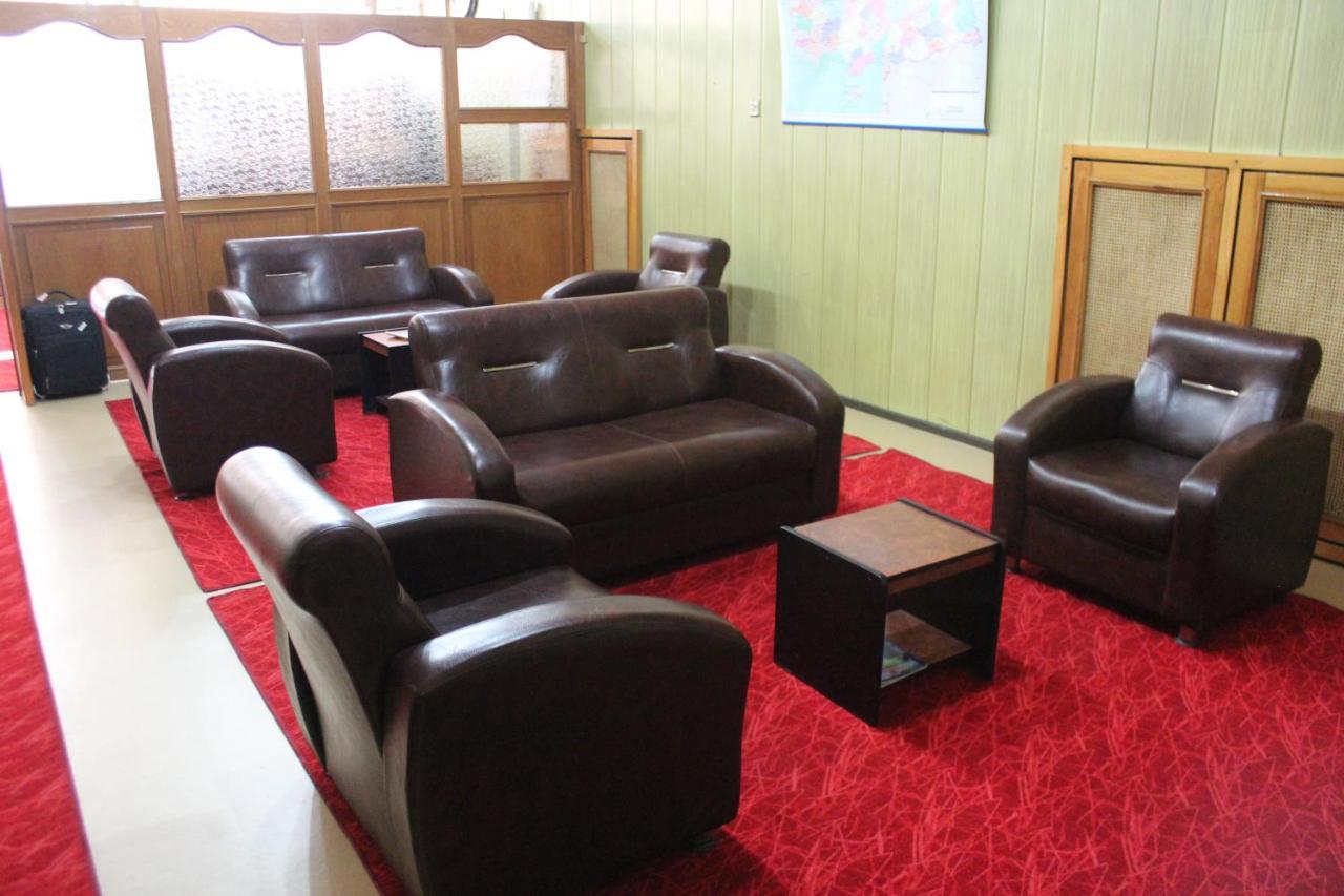 Oezsefa Hostel *