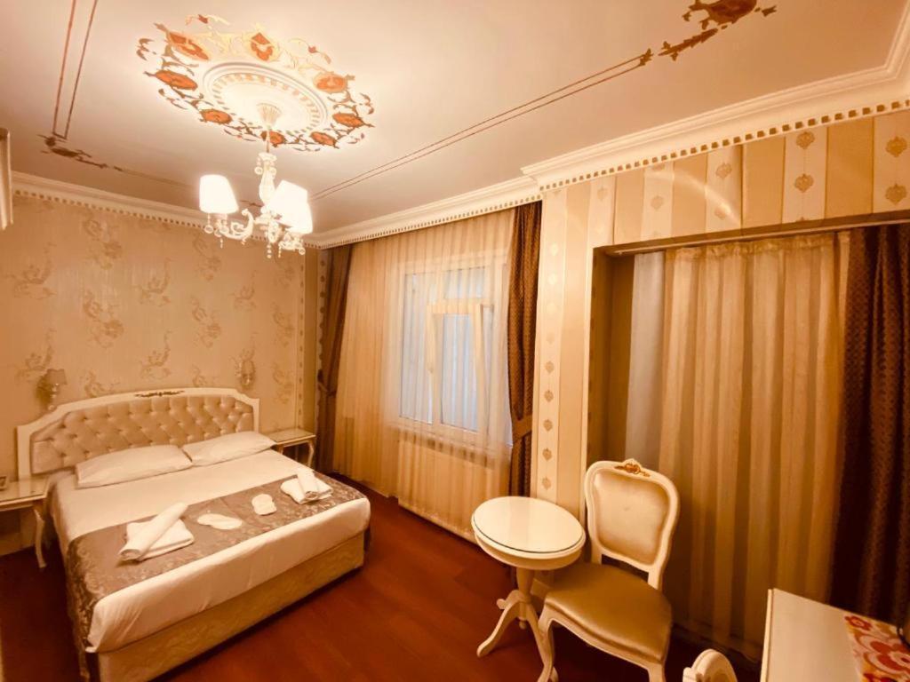 Alyon - Taksim Istanbul